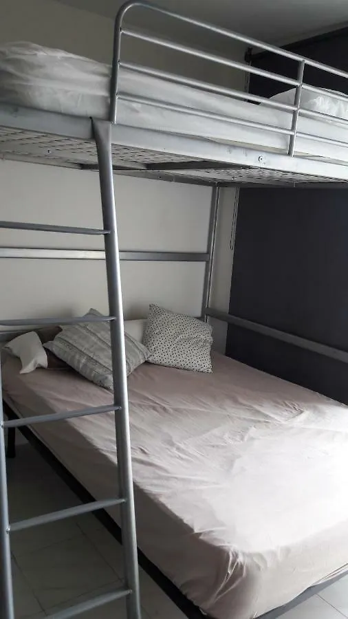 Hotel Studio Miami Empuriabrava 0*,